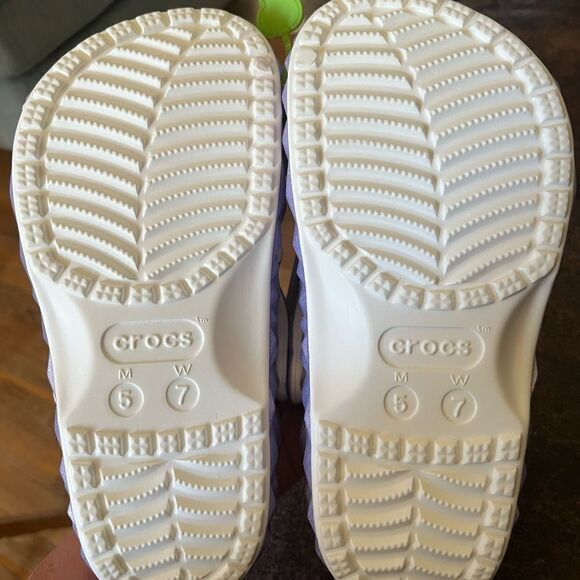 Crocs Geo Metric Purple Clogs M5/W7 - Picture 7 of 8